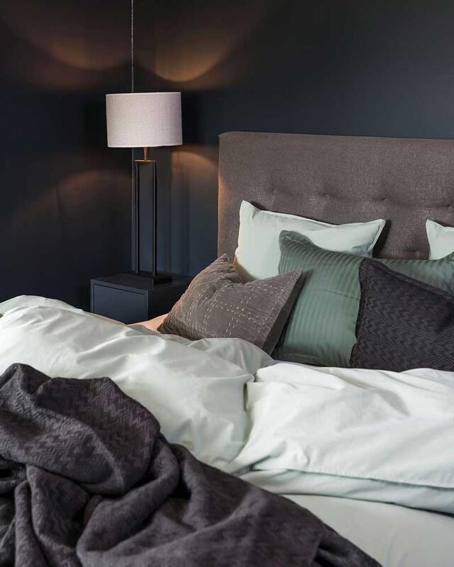 Breeze sengetøy fra Borås Cotton er i vasket bomull og fås i dus grønn farge