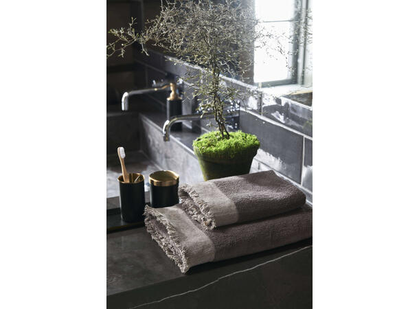 Halvor Bakke La Grave håndkle 70x140 Brun / Muldvarp 