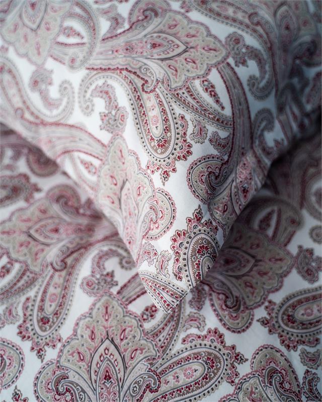 Detaljbilde av Milazzo sengesett fra Borås Cotton - Paisleymønster og farge rosa