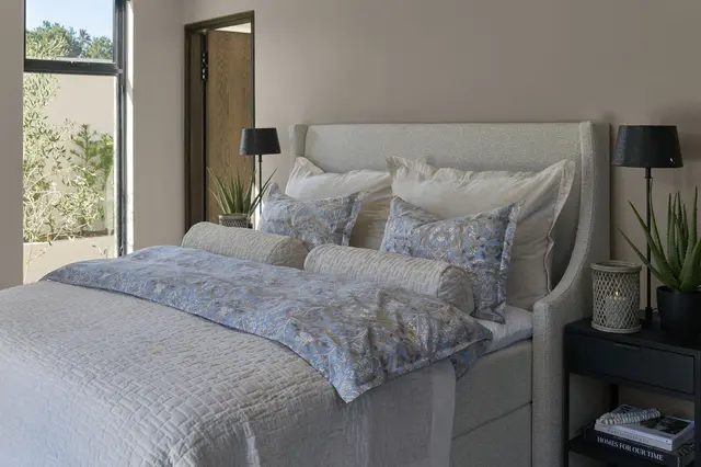 Halvor Bakke Grand Provence sengeteppe 160x255 Linen 