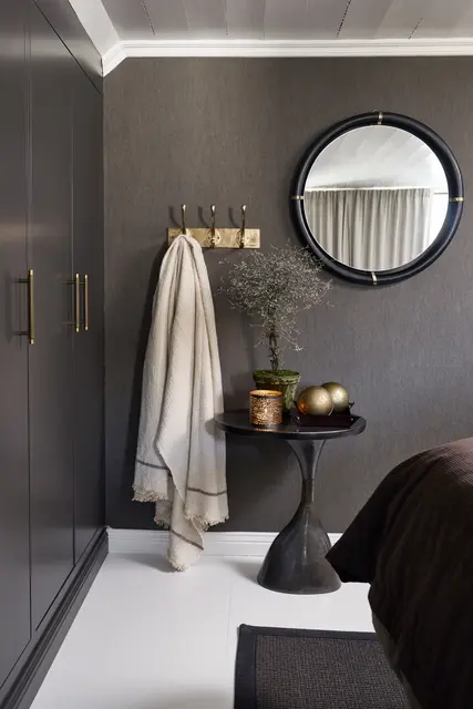 Halvor Bakke Høgevarde knaggrekke metall 5 knagger Messing 