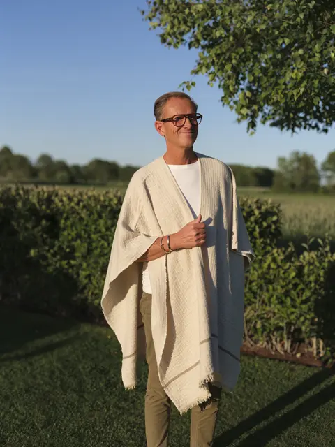 Halvor Bakke Chamonix poncho 130x180 Beige / Pure cashmere 