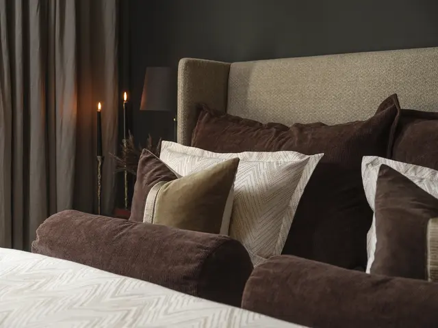 Halvor Bakke Zeva sengesett 140x220/50x70 Lys sand 