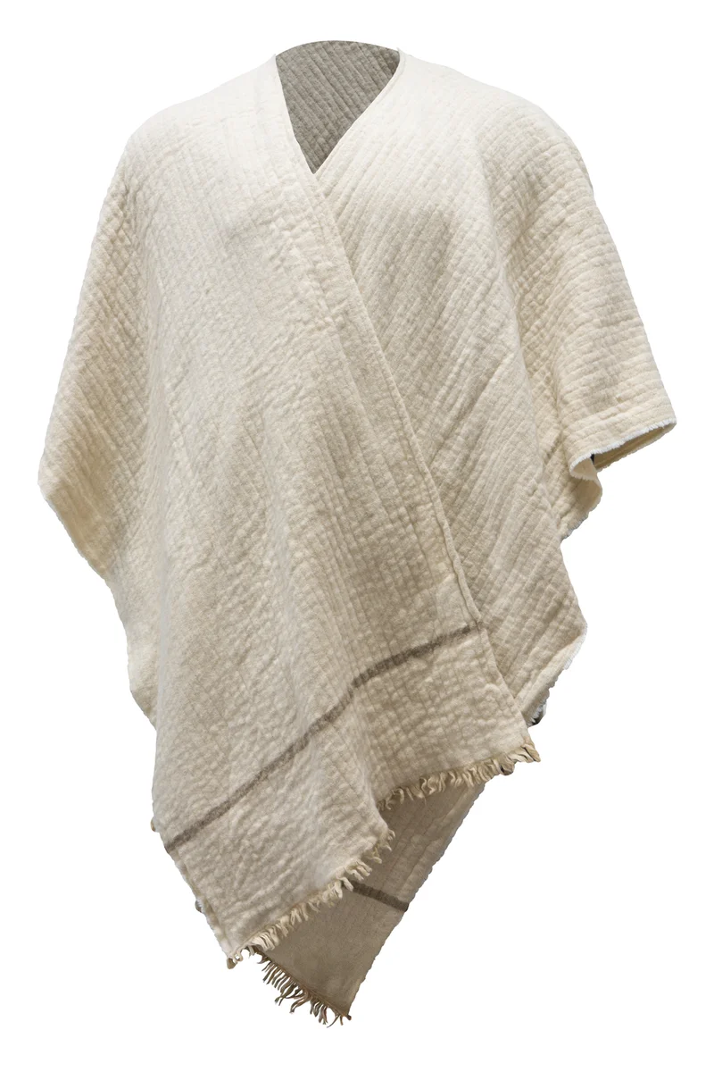 Halvor Bakke Chamonix poncho 130x180 Beige / Pure cashmere 