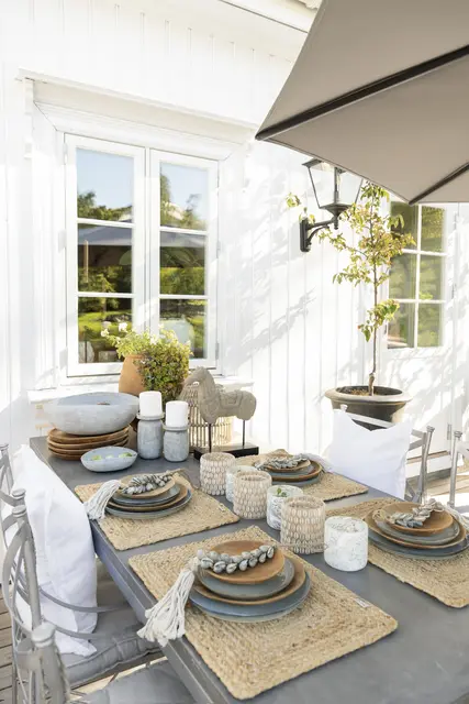 Lama håndlaget hest på stativ H38 Natur 