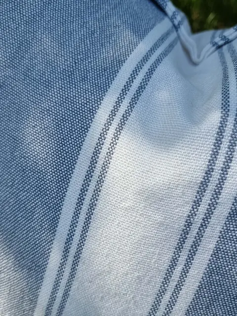 Lama putetrekk PET 50x50 Mellomblå med hvit stripe 