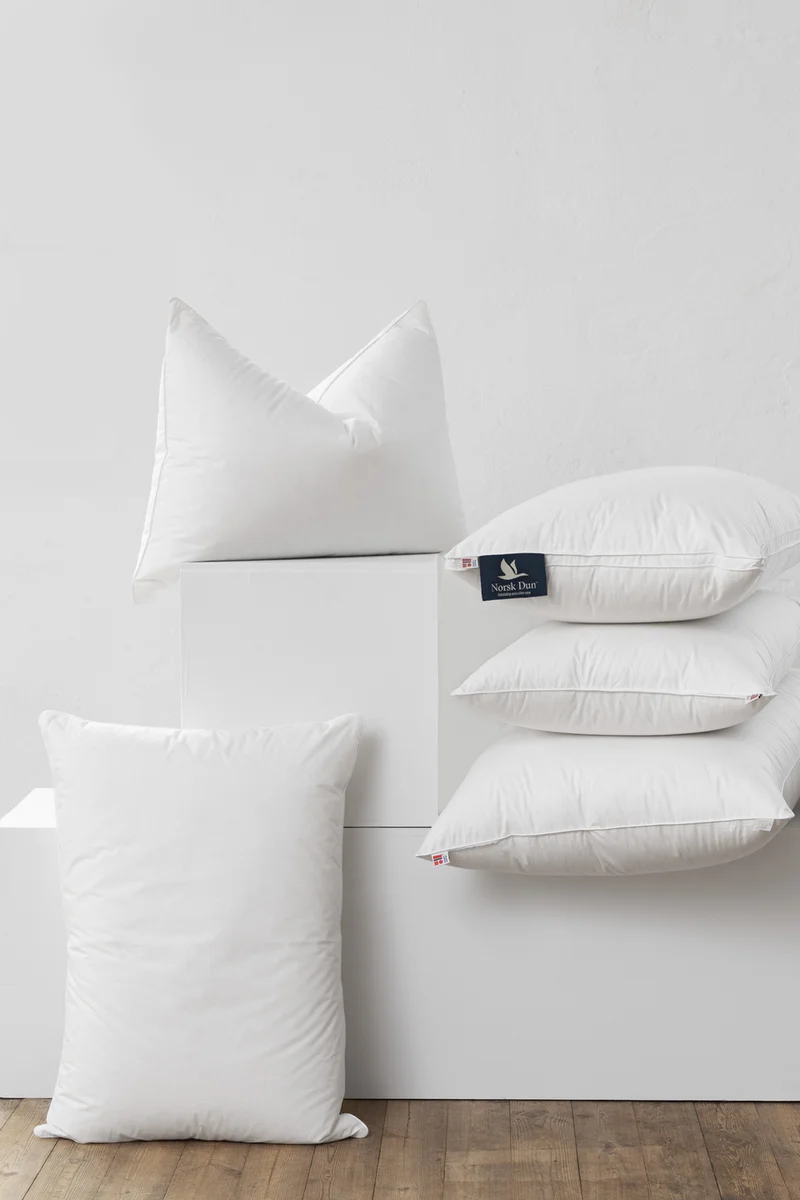 Norsk Dun 90 % andedunpute Høy 50x70 760g 3-kammer 