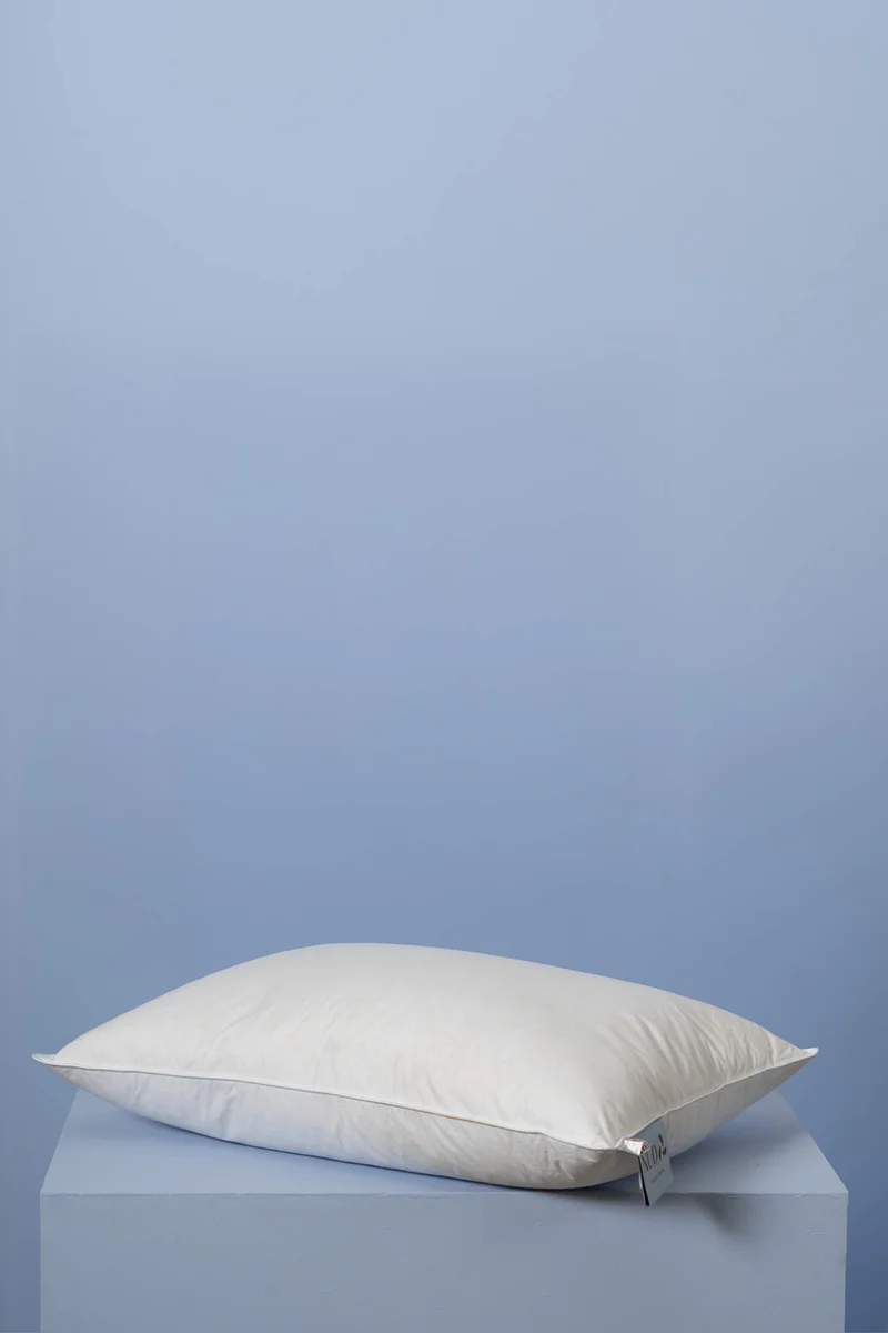 NUD dunpute 50x70 medium 800g 100% resirkulert. 70% fjær og 30% dun 